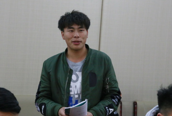 学院召开少数民族师生座谈会