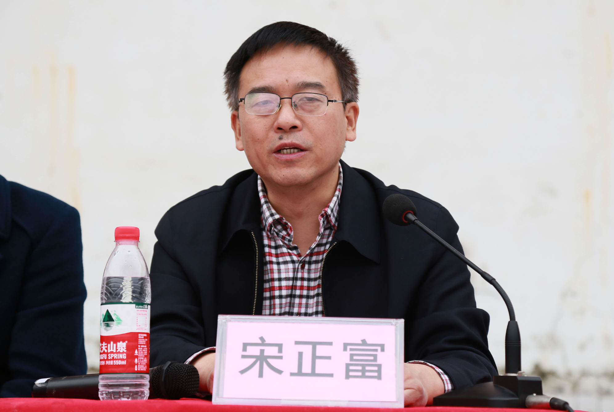 学院召开2018级新生军训总结表彰大会