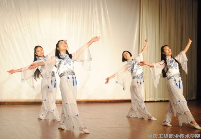 生物化学工程系举办第七届“才艺大比拼”活动