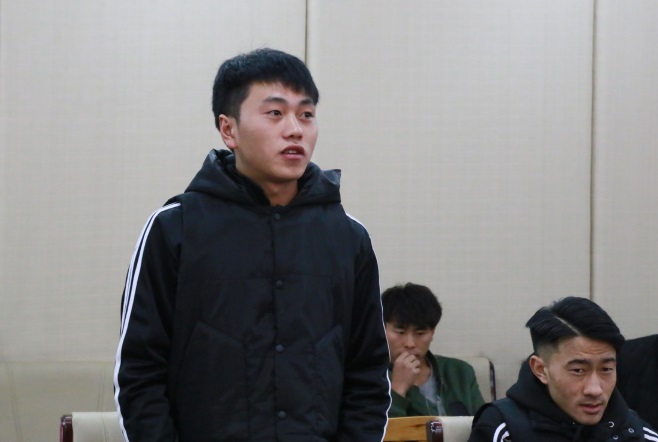 学院召开少数民族师生座谈会