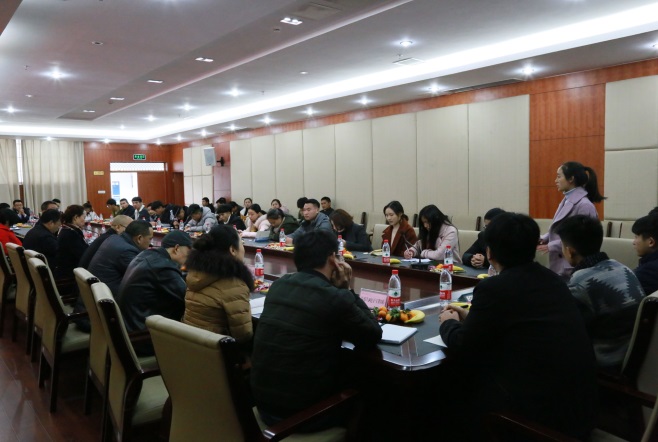 学院召开少数民族师生座谈会