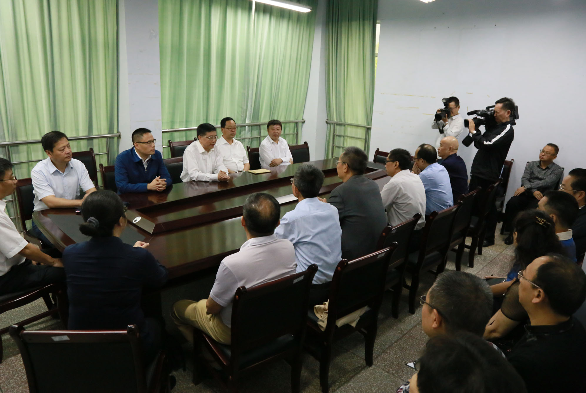 涪陵区委书记周少政率队来校慰问