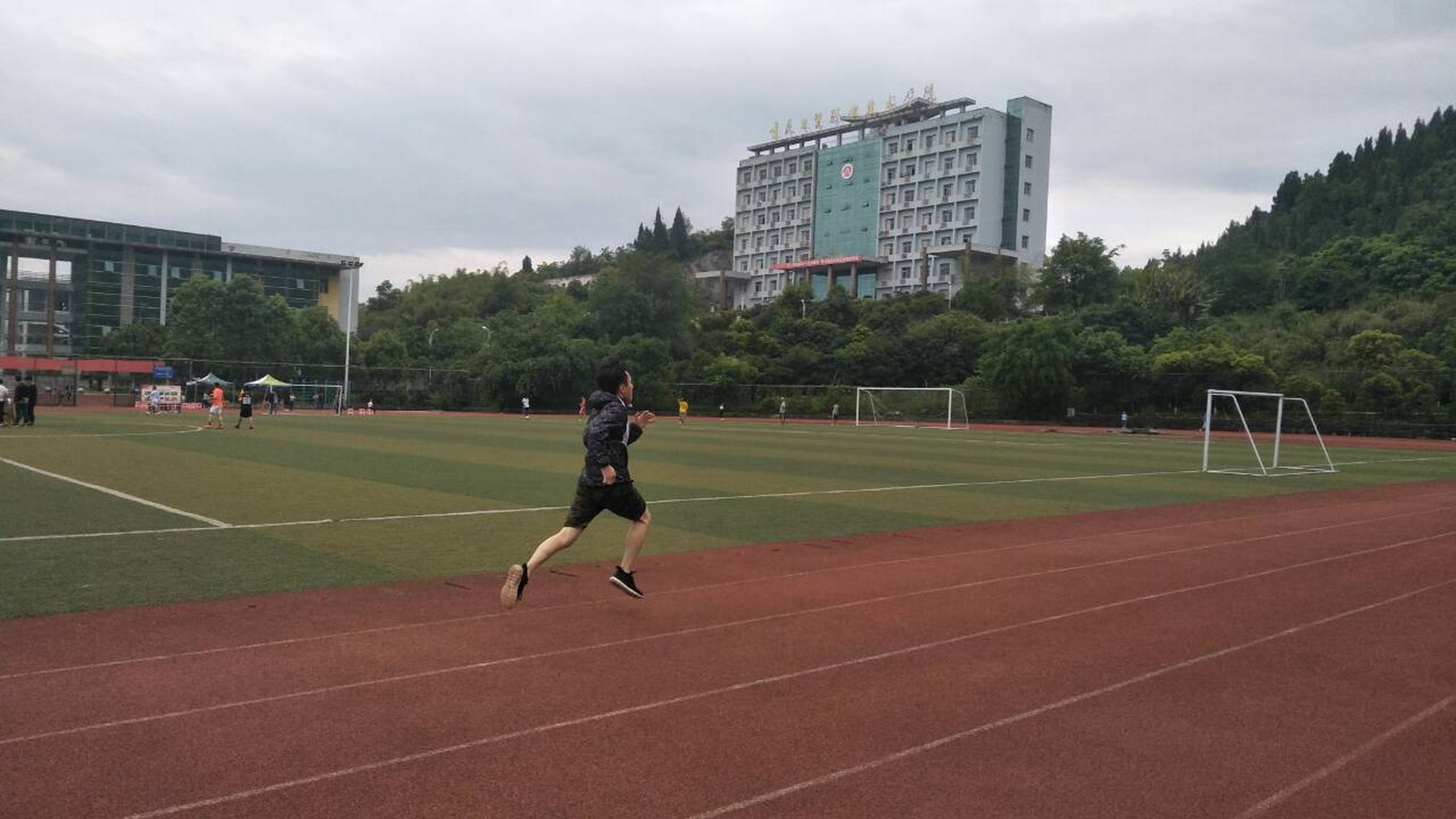 第五届社团文化艺术节“三走”户外运动团队挑战赛圆满落幕