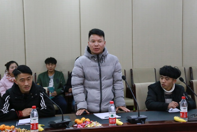 学院召开少数民族师生座谈会