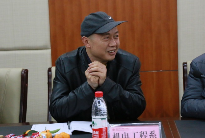 学院召开少数民族师生座谈会