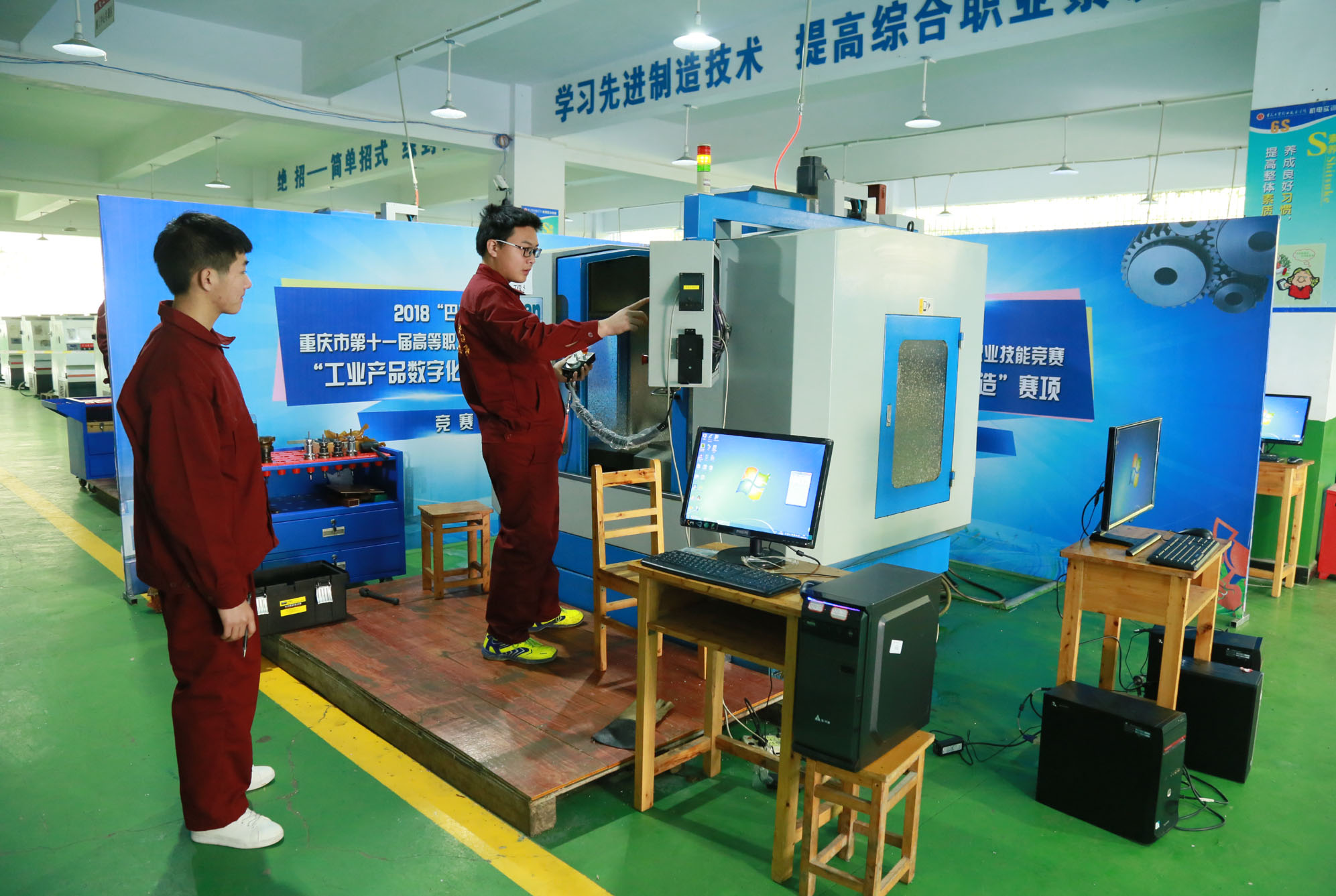 市赛“工业产品数字化设计与制造”赛项在我院举行