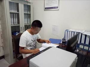 学院领导调研暑期带薪实习工作并看望实习学生