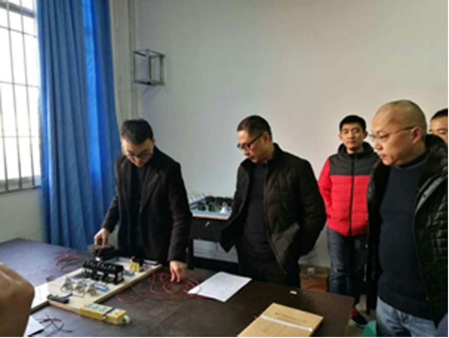 汽车与电子工程系举行学生技能竞赛