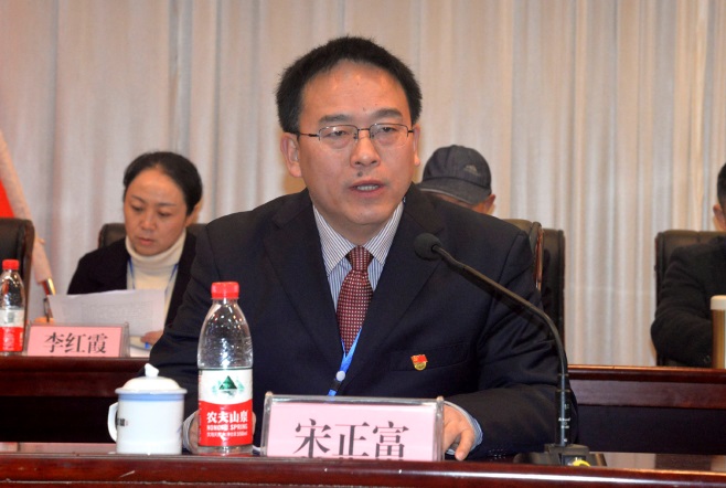 中国共产党重庆工贸职业技术学院党员大会胜利召开