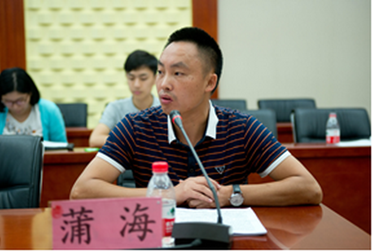 学院团委在重庆高校共青团工作座谈会作交流发言